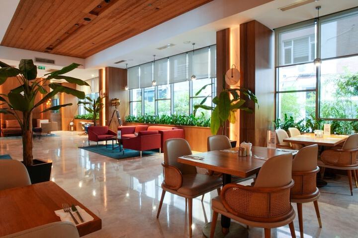 Guest Lobby