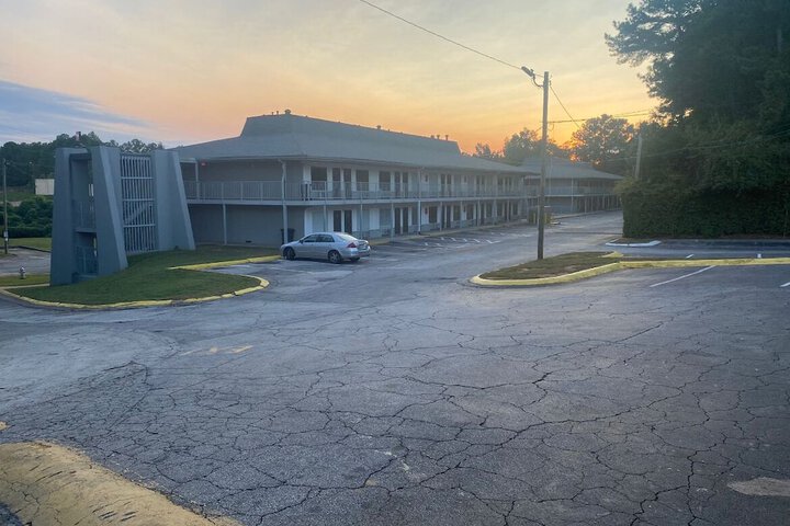 Hotel 6 of 7