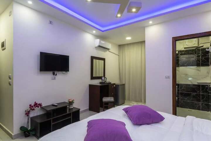Room 12 of 36