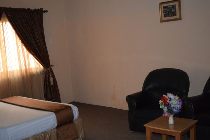 Room 7 of 65