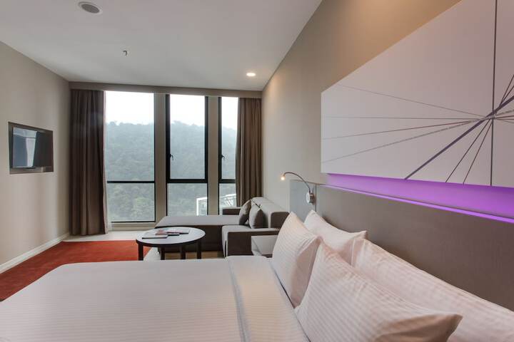 Room 16 of 86