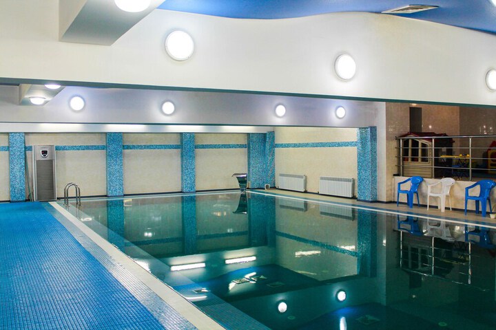 Pool Hotel