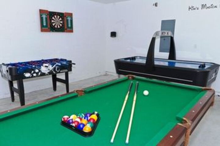 Room 10 of 19