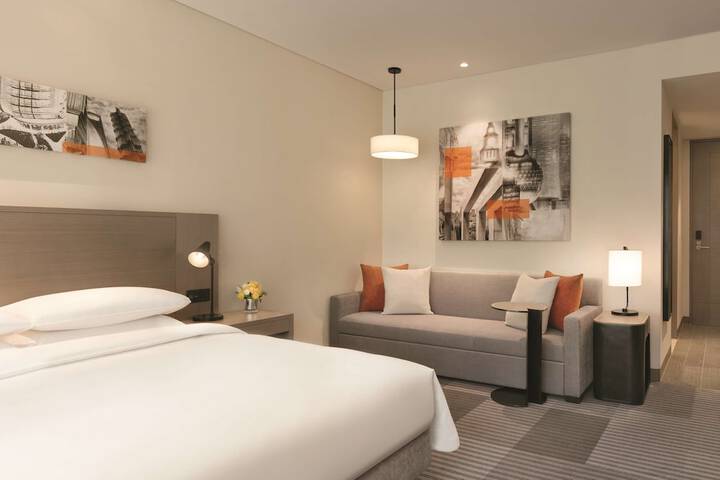Room 15 of 36