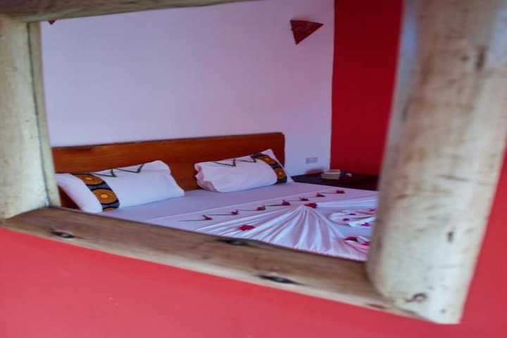 Room 25 of 77