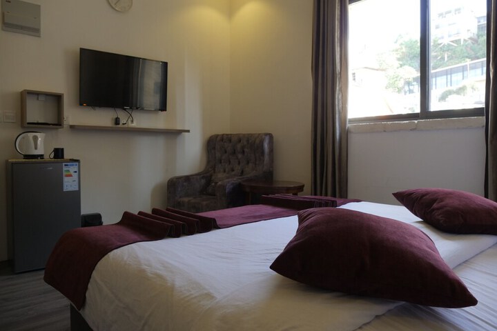 Room 6 of 29