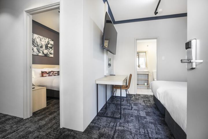 Room 22 of 62