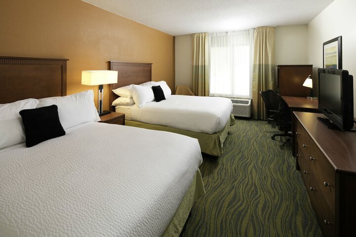 2 Double Beds (6 of 13)