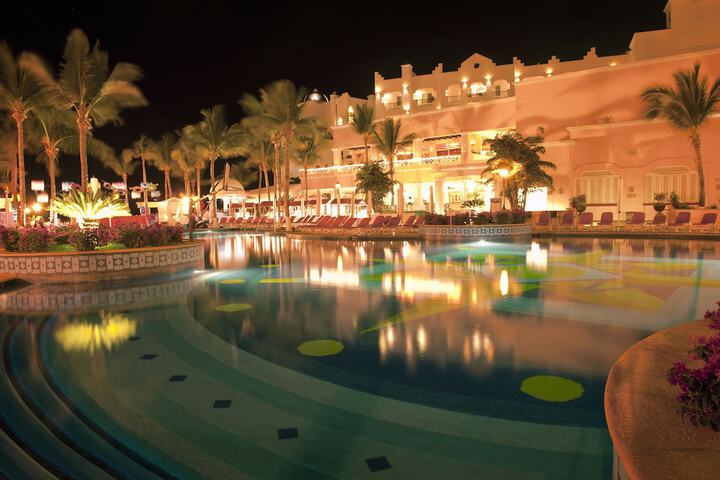 Pool Hotel