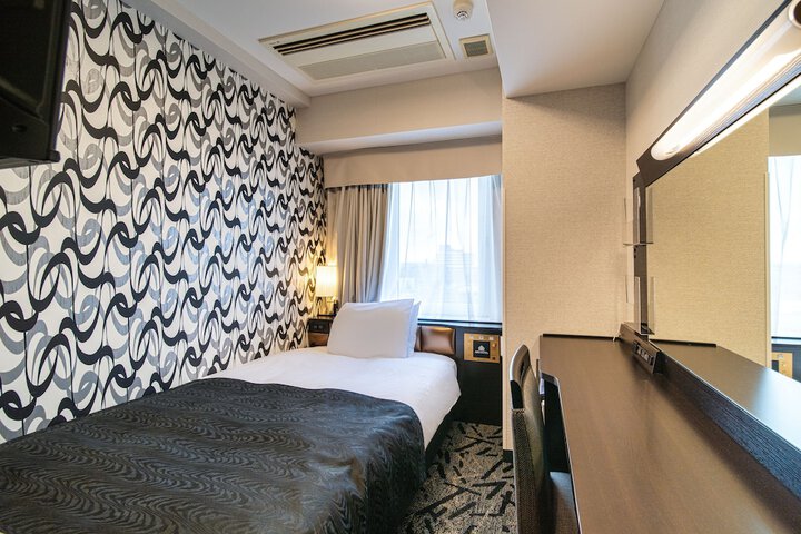 Room 9 of 49