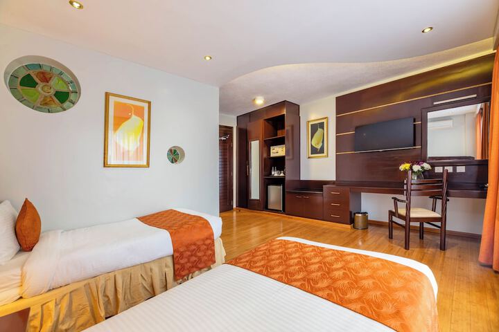 Room 17 of 39
