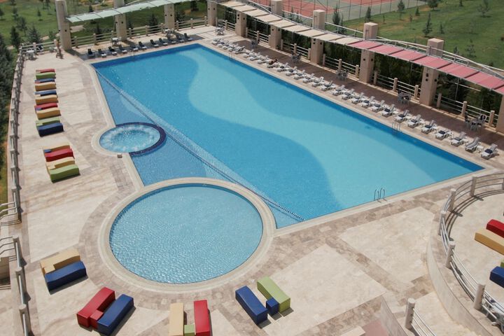 Pool 44 of 95