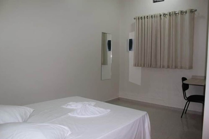 Room 4 of 37