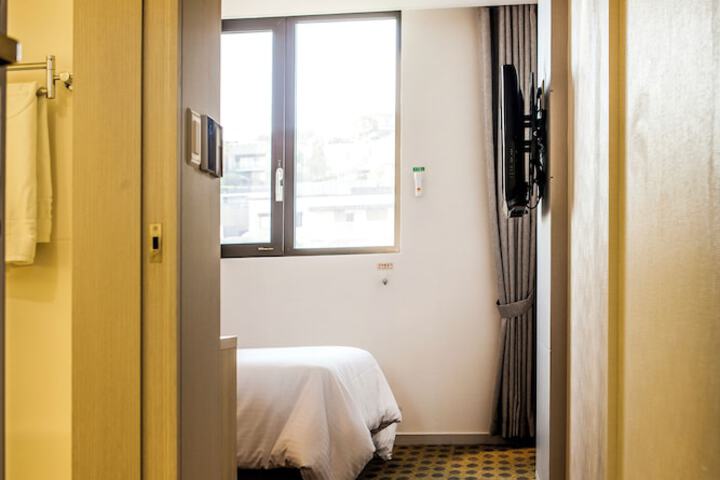 Room 40 of 61