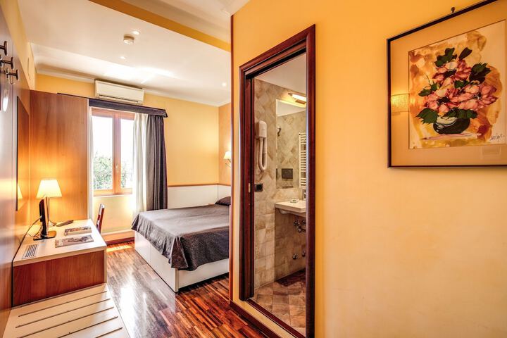 Room 47 of 119