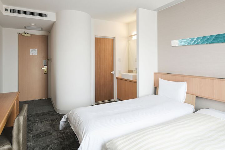 Room 16 of 110