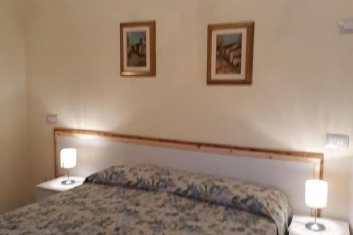 Room 5 of 25