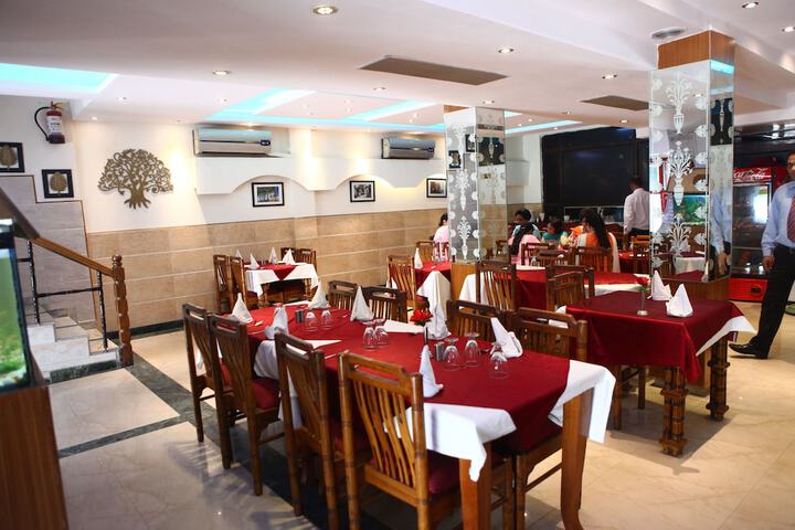 Dining Photos