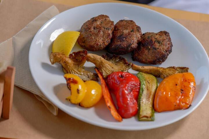 Dining 37 of 73