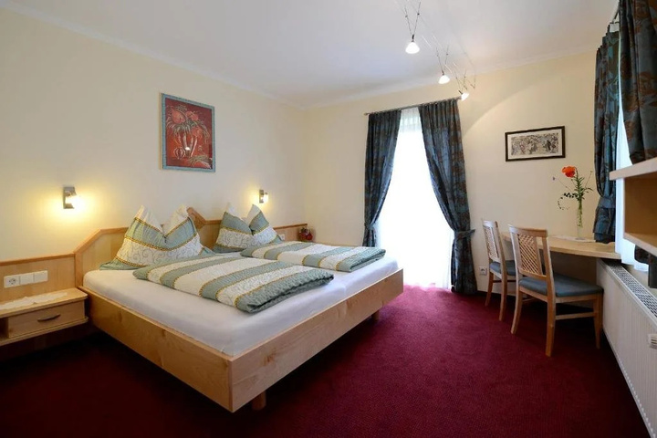 Room 2 of 15