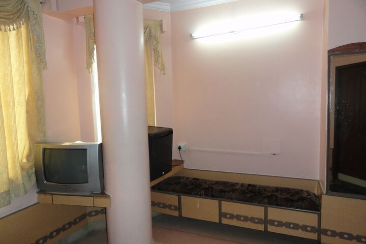 Room 7 of 34
