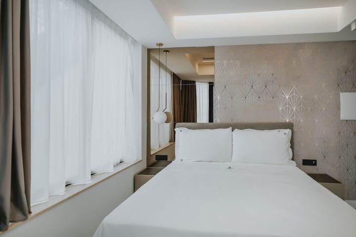 Room 27 of 117