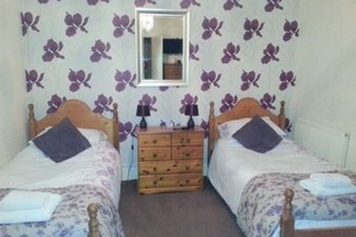 Room 3 of 7
