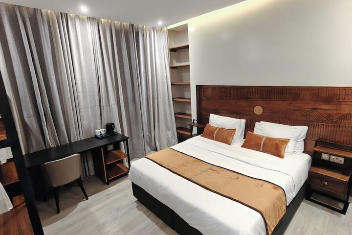 Room 30 of 106