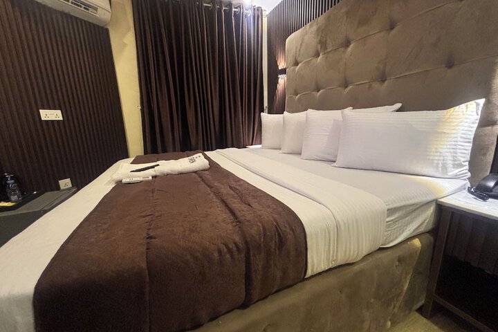 Room 12 of 26