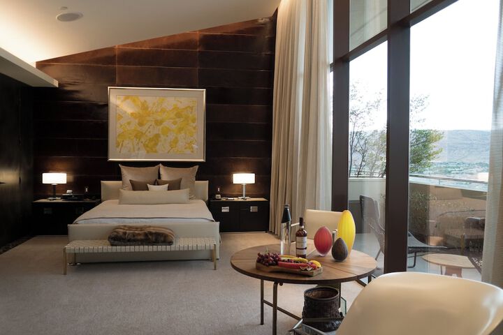 Room 35 of 211