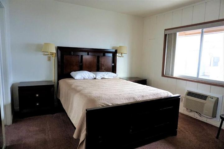 Room 9 of 65