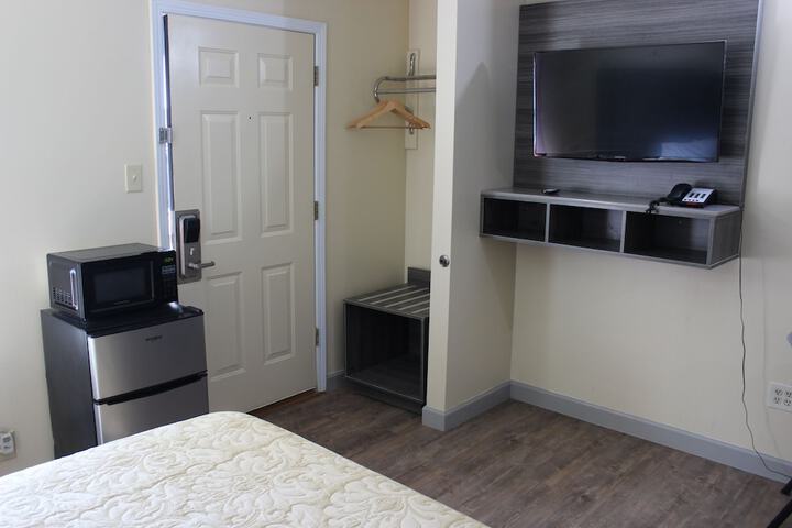 1 Double Bed (2 of 5)