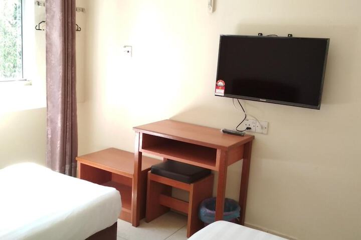 Room 13 of 22