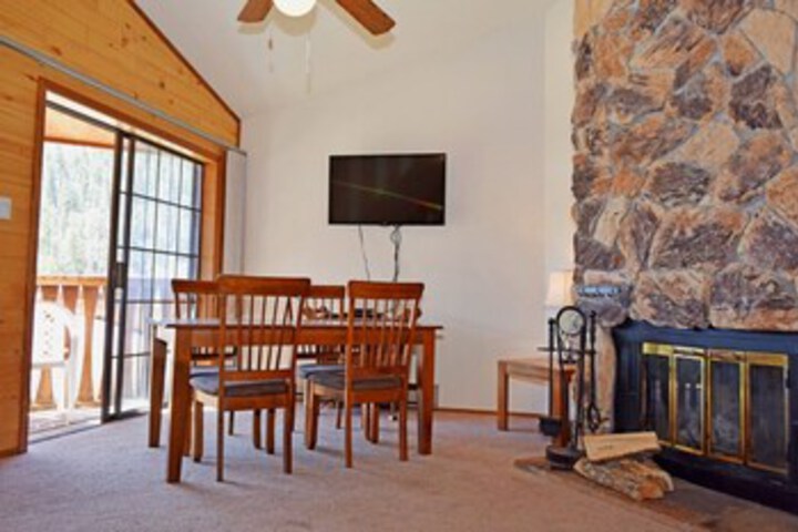 Image of Riverbendtownhouse_02_deluxe