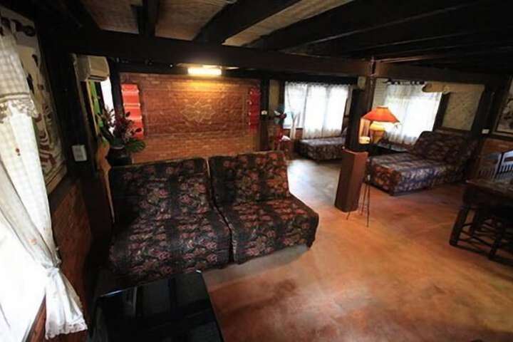 Room 12 of 33