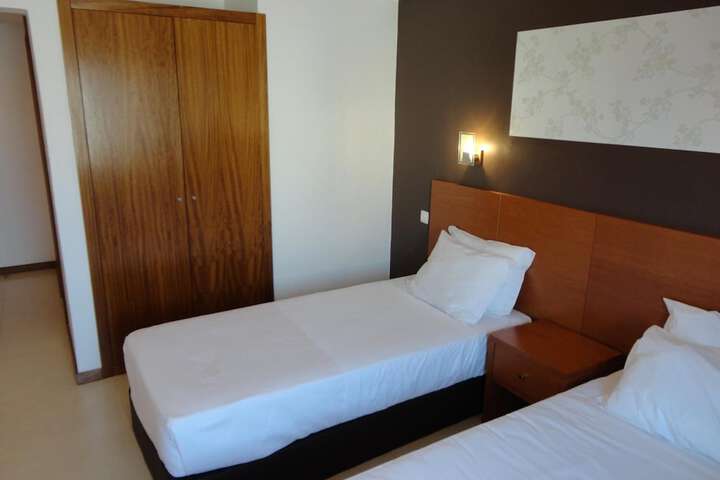 Room 13 of 38