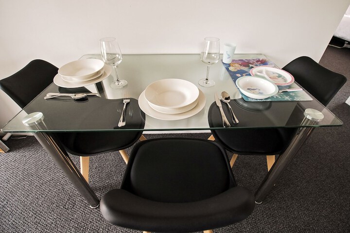Dining 25 of 33