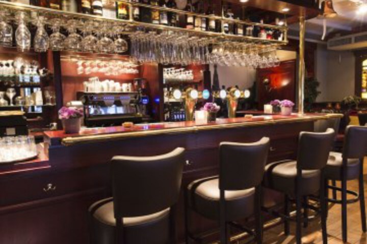 Lounge 36 of 46