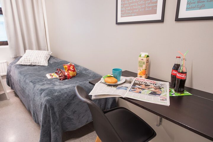 Room 4 of 32
