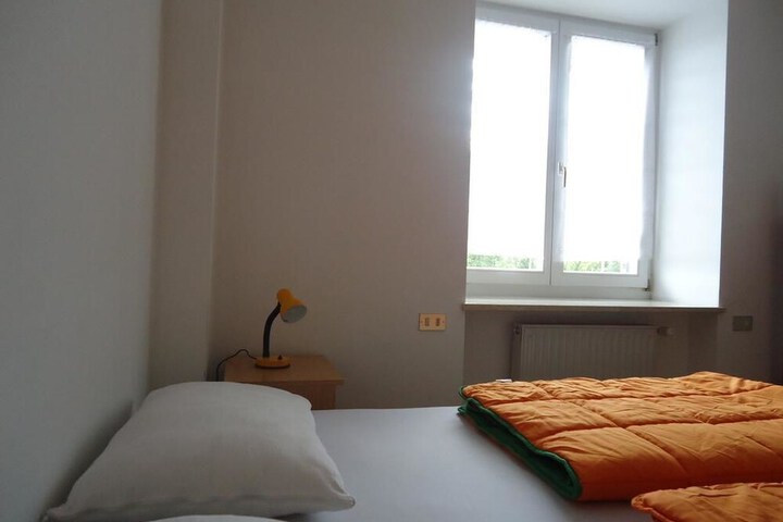Room 2 of 4