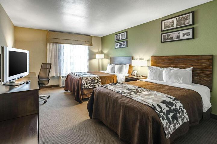 2 Double Beds (8 of 19)