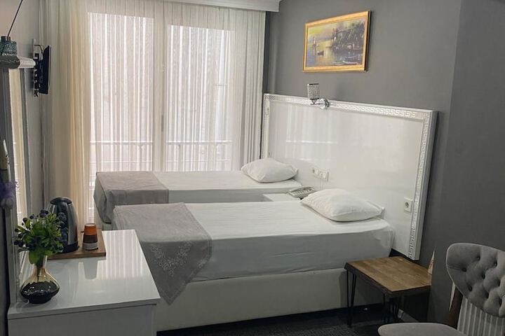 Room 32 of 75