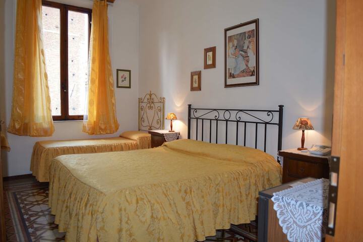 Room 7 of 30