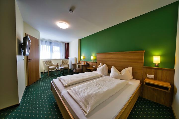 Room 4 of 62