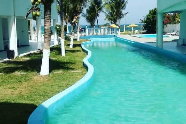 Pool 11 of 14