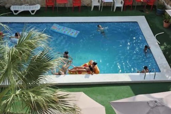 Pool 32 of 59