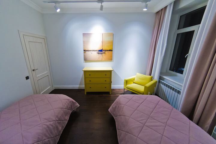 Room 4 of 146
