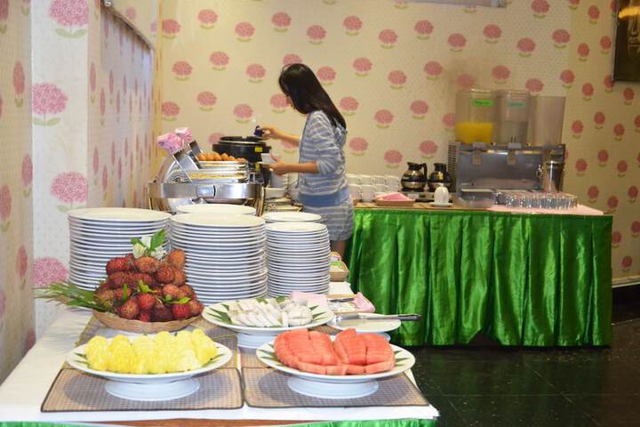 Breakfast/Coffee Service 50 of 65
