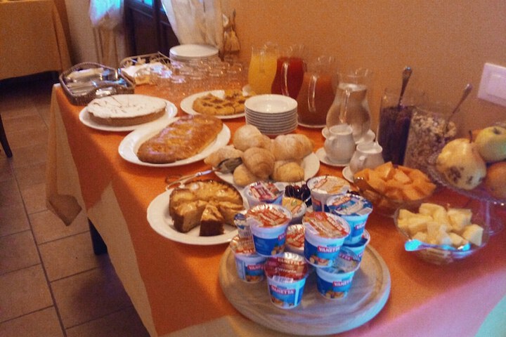 Breakfast/Coffee Service 29 of 47