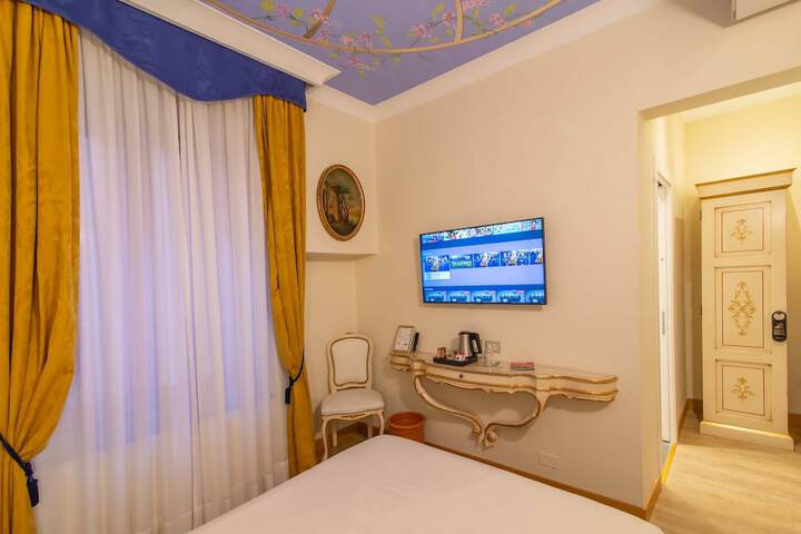 Room 55 of 102